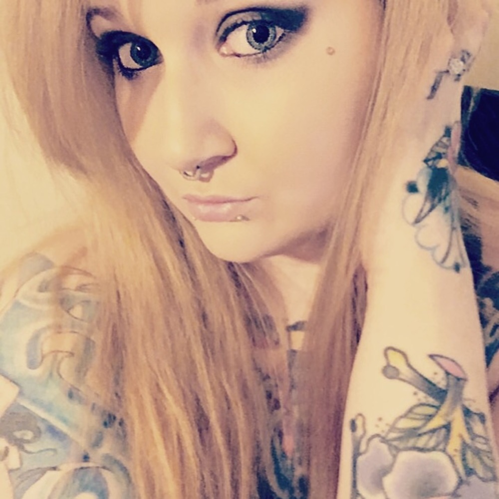 Meet your Posher, Danielle